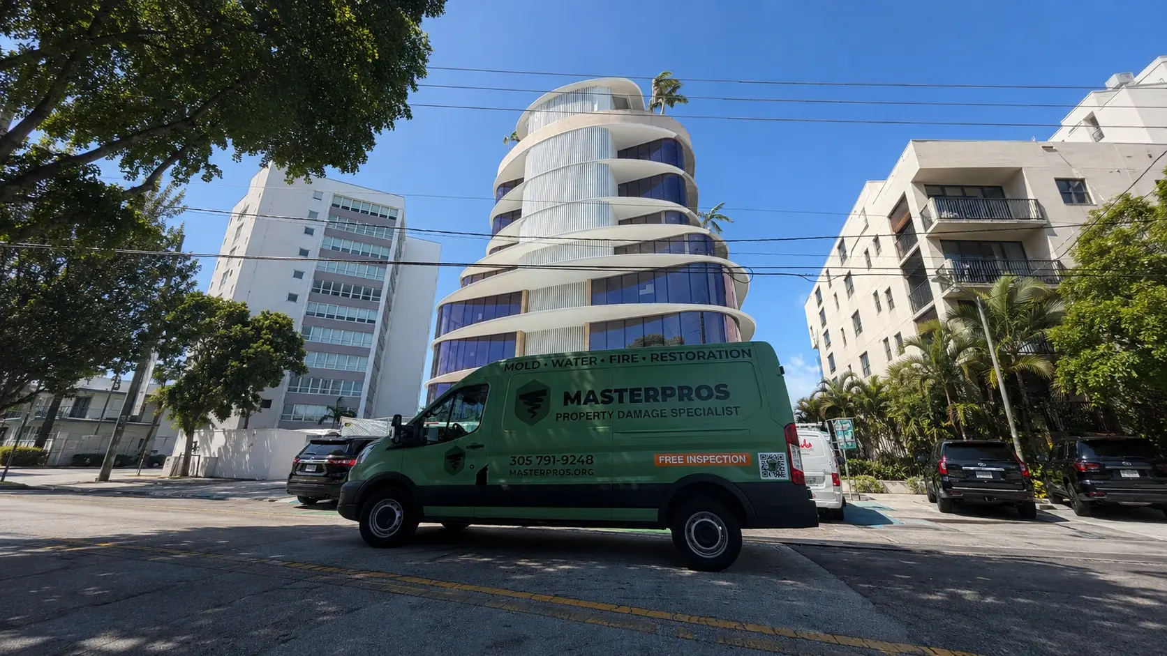 Masterpros emergency water damage and mold restoration team in South Florida